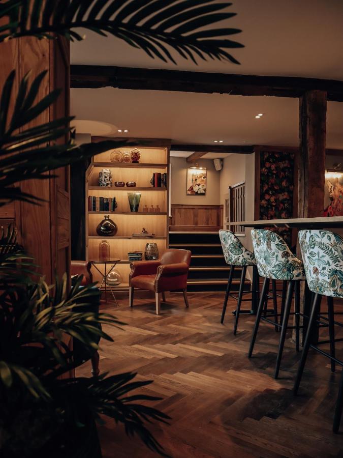 Lion & Swan Hotel Конглтон Экстерьер фото The bar at The Ivy Temple Row